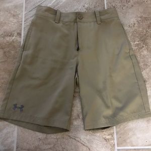 UnderArmour kaki Boy short - youth Small